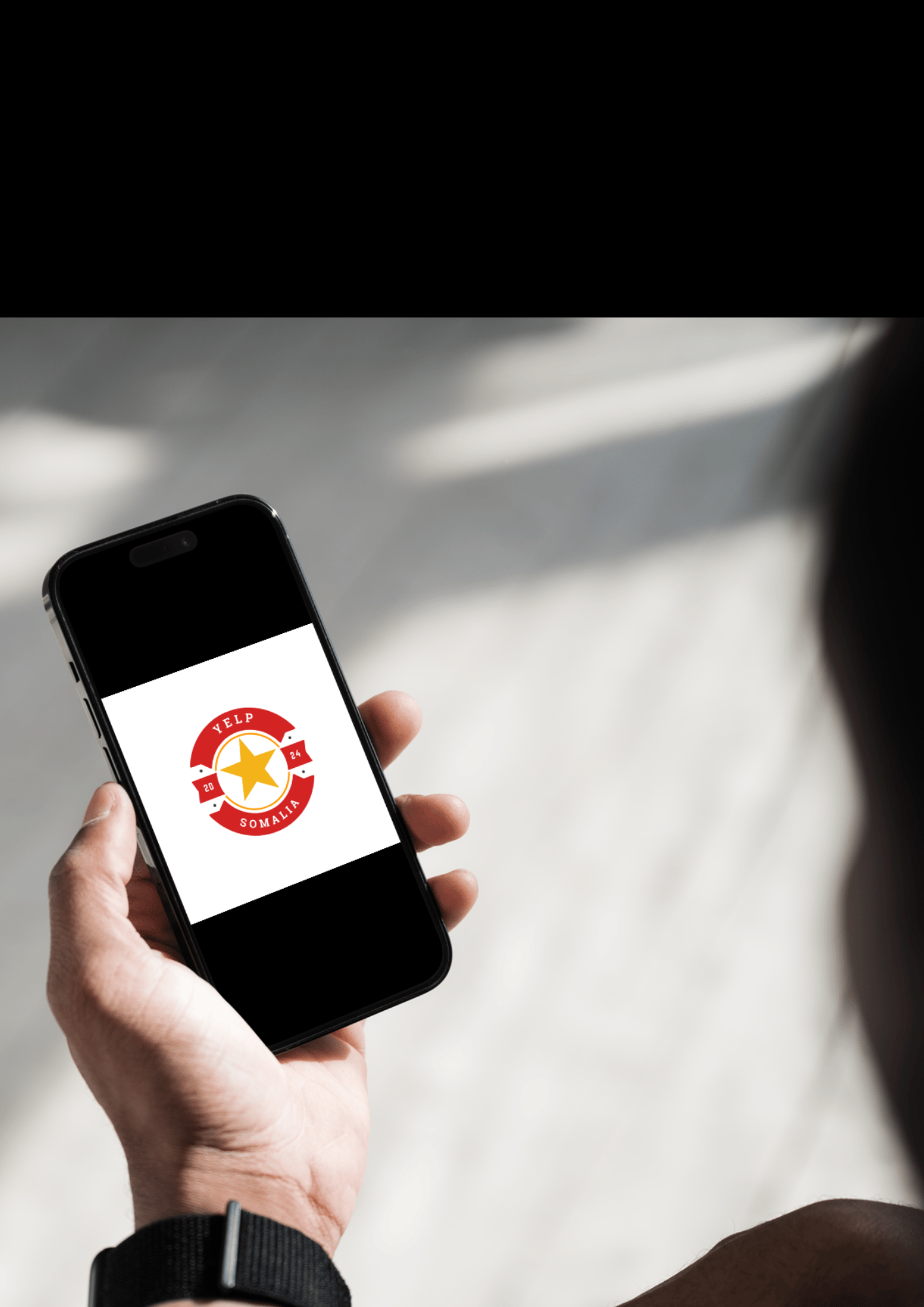 Illustration showing customer finding business on Kulmiye App and visiting store